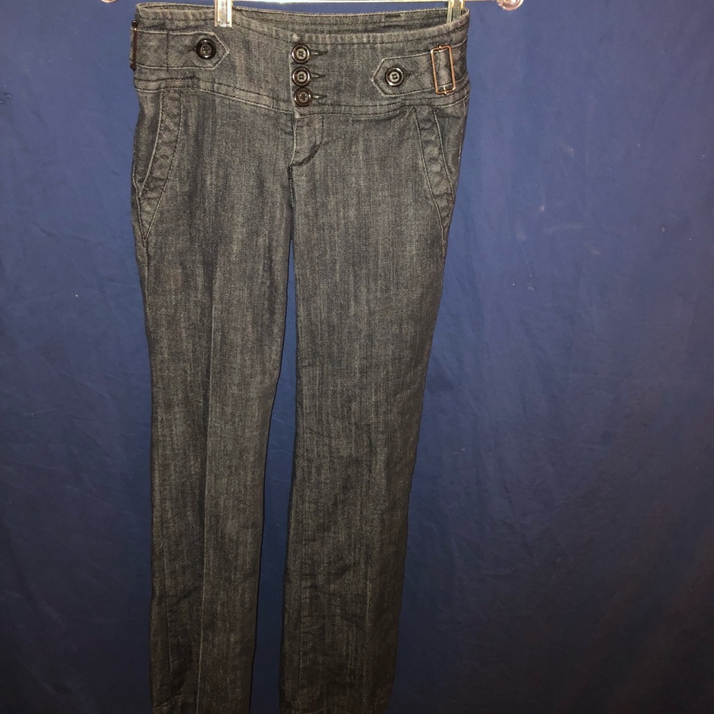Adorable detailed boot boom jeans buttoned butt